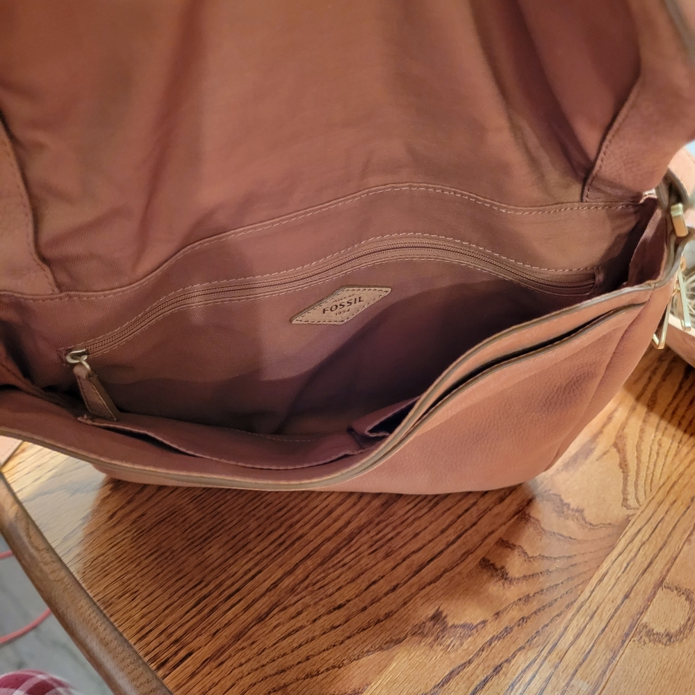 Fossil purse EUC